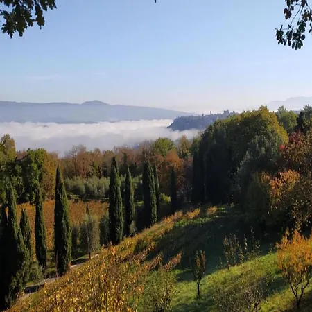 Near Trasimeno With Pool *